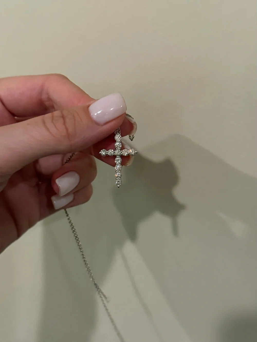 Rhinestone Cross Pendant Necklace in Silver